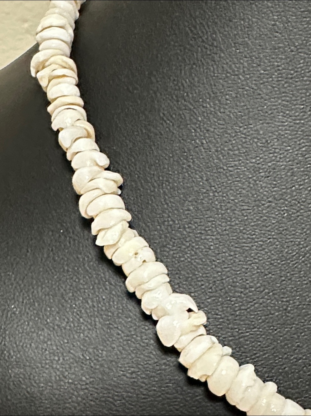 White Puka Shell Vintage Necklace - Picture 11 of 11